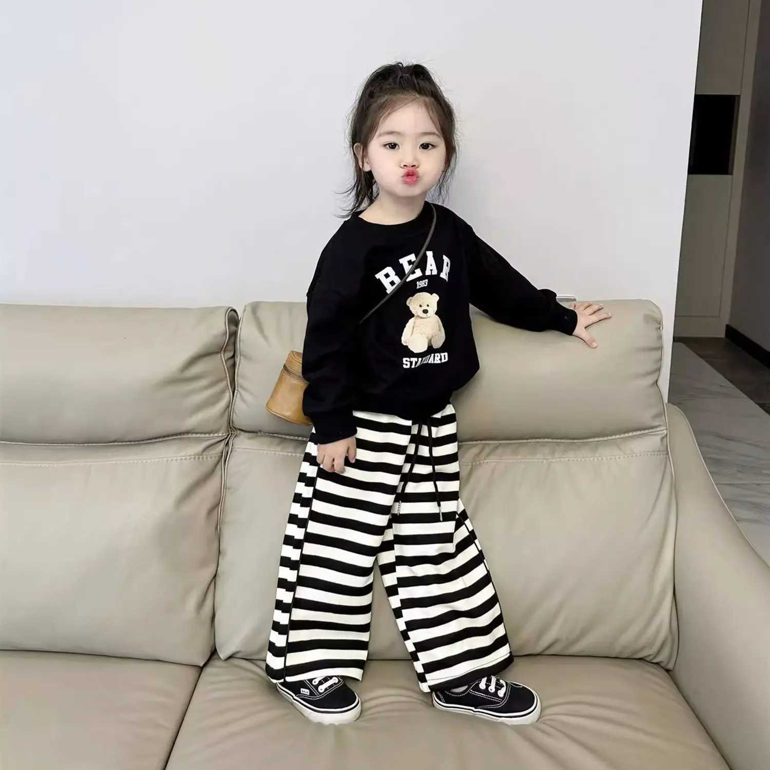 Korean Children Girls Sweatshirt Outfits Autumn Bear Tops+striped Wide Leg Pants 2PCS Clothes Set Casual Kids Girl Suits Z250811