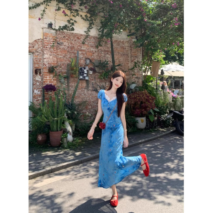2025 Summer New Women's French Style Flower V-neck Short trend Sleeve Dress Resort Style Tightening Waist Stunning A-line Long Dress New Designer