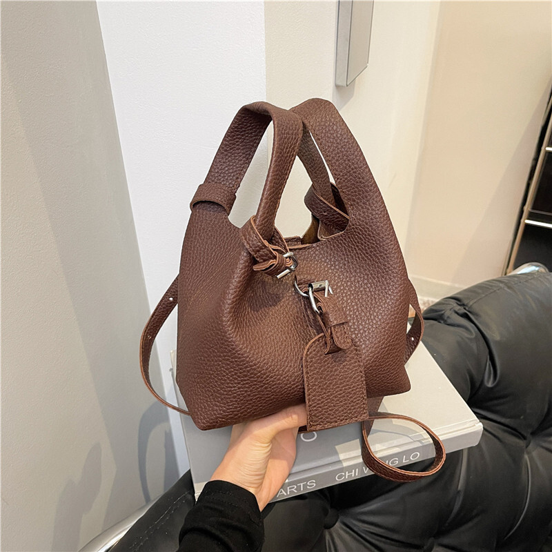 Autumn New Women's Vegetable Basket Bag Outdoor Small Handbag Retro Commuting Women's Crossbody Bag Autumn New Designer Bag Women's Sho