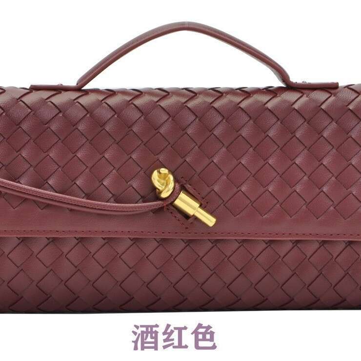 2025 New Niche Woven Single Shoulder Baguette Fashion Horizontal Clutch Organ Lady Crossbody Long Bag
