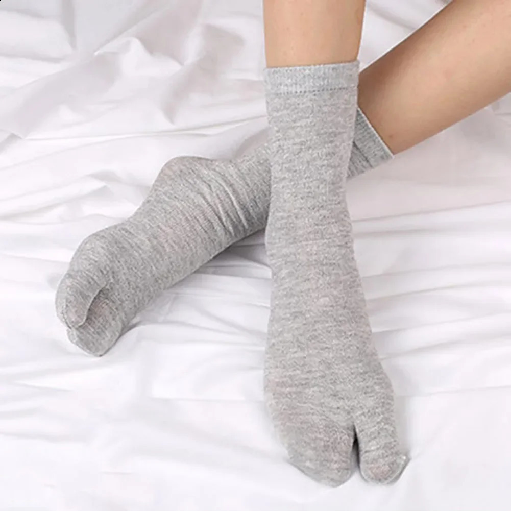15PCMen Unisex Japanese Kimono Flip Flop Sandal Split Two Toes Sock Tabi Geta Cotton Socks Arrival 250805