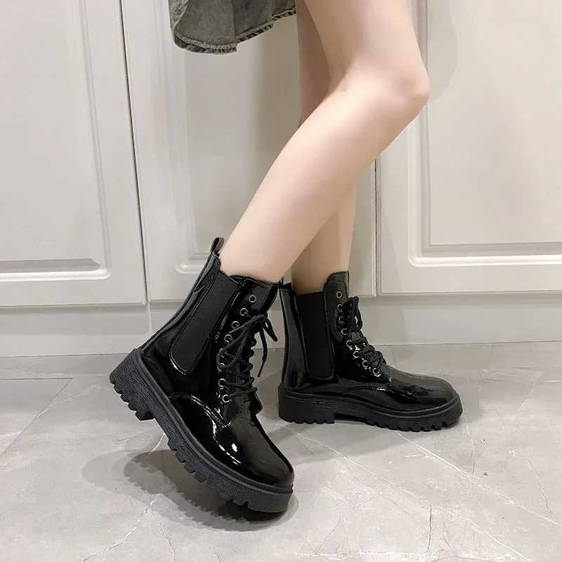2024 Autumn New Tooling Boots for Women Anti-Slip Waterproof Lace Up Short Boots Casual Thick Heel Knight Boots for Students W250811