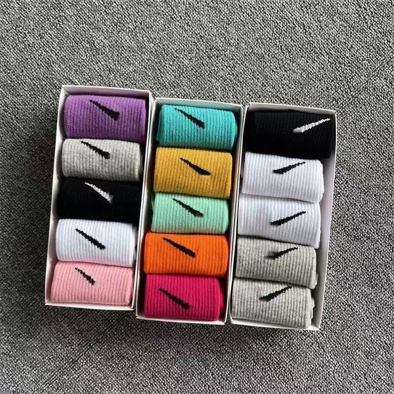 mens designer for men Joker solid color classic high-end hook ankle breathable multi-color football basketball socks 25ss