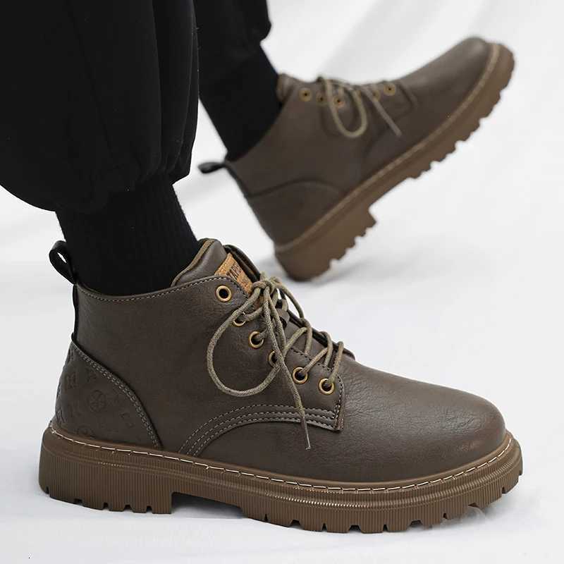 Winter Plush Warm Men Boots British Style Casual Men Ankle Boots Outdoor Thick Soled High Top Leather Shoes Mens Workwear Boots W250811