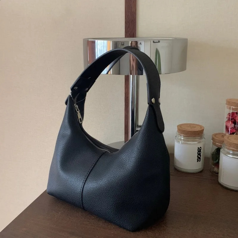 Women Vintage Underarm Bag PU Leather Soft Hobo Shoulder Bags Solid Color Casual Armpit Handbag Girls Outdoor Daily Tote Bag 250809