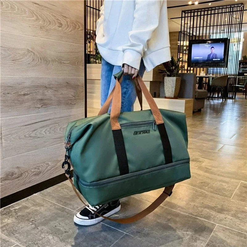 Fashion Travel Bags For Women Large Capacity Mens Sports bag Waterproof Female Messenger Bag Dry And Wet Drop 250805