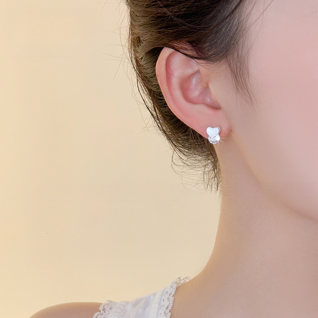 Free Shipping Designer Fashion Accessories S999 Silver Resin Heart-shaped Earrings Sweet Temperament Women's Zircon Ear Studs Luxury Jewelry