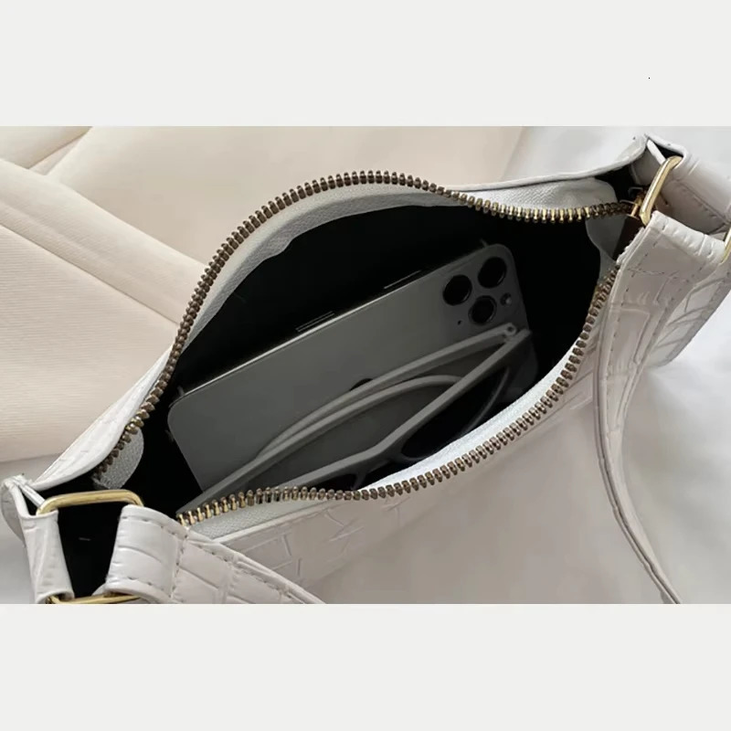 Fashion PU Leather Bags for Women Alligator Pattern Armpit Handbag Female Small Underarm Messenger Bag Purse 250811