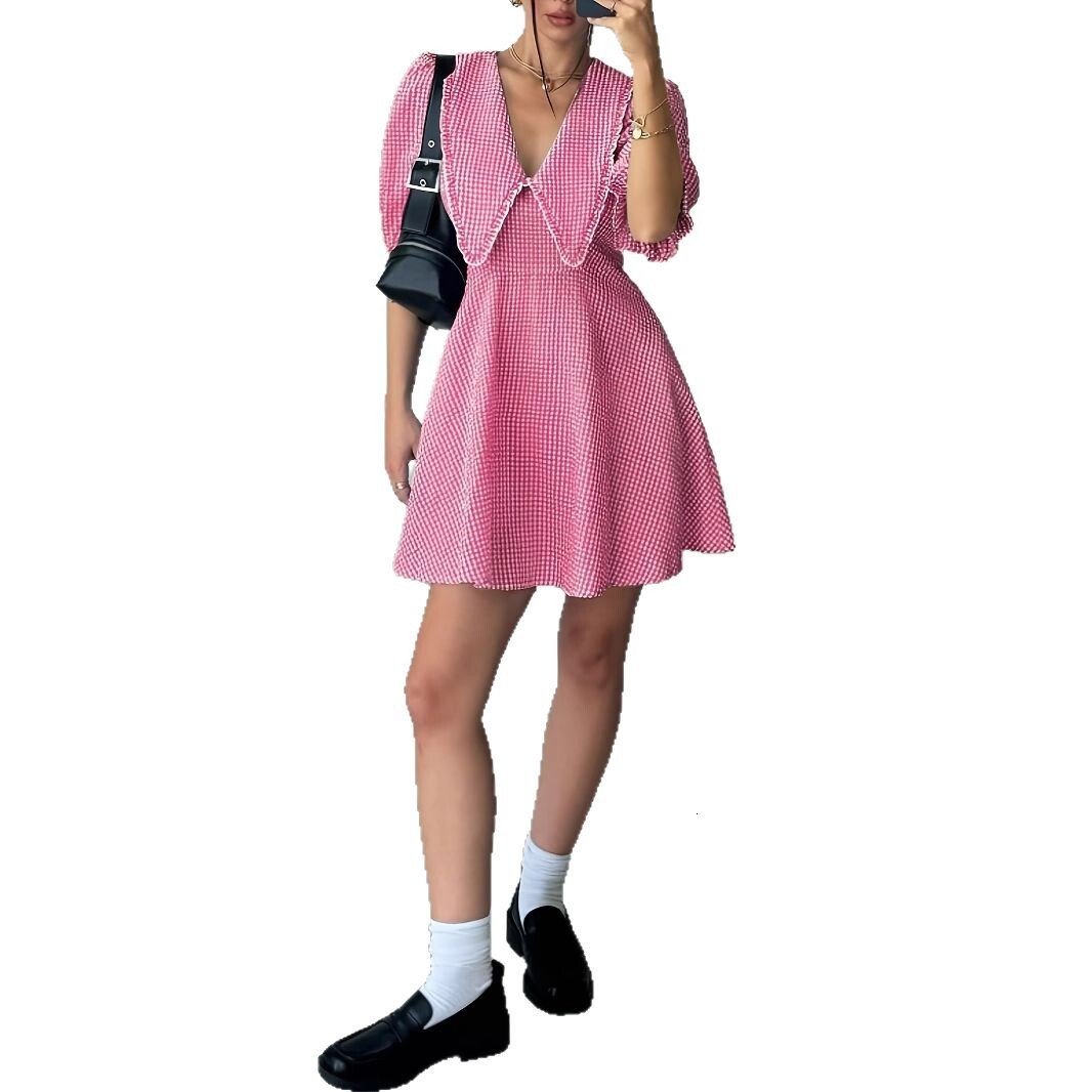 2025 Summer New Beauty Style trend Fashion Summer New Sweet and Spicy Temperament Checkered V-neck Bubble Sleeve Waist Dress New Designer