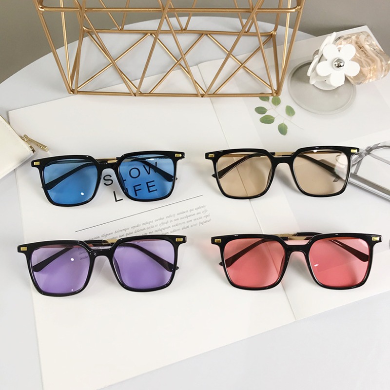 Stylish UV Protection Glasses with Unique Design Elements