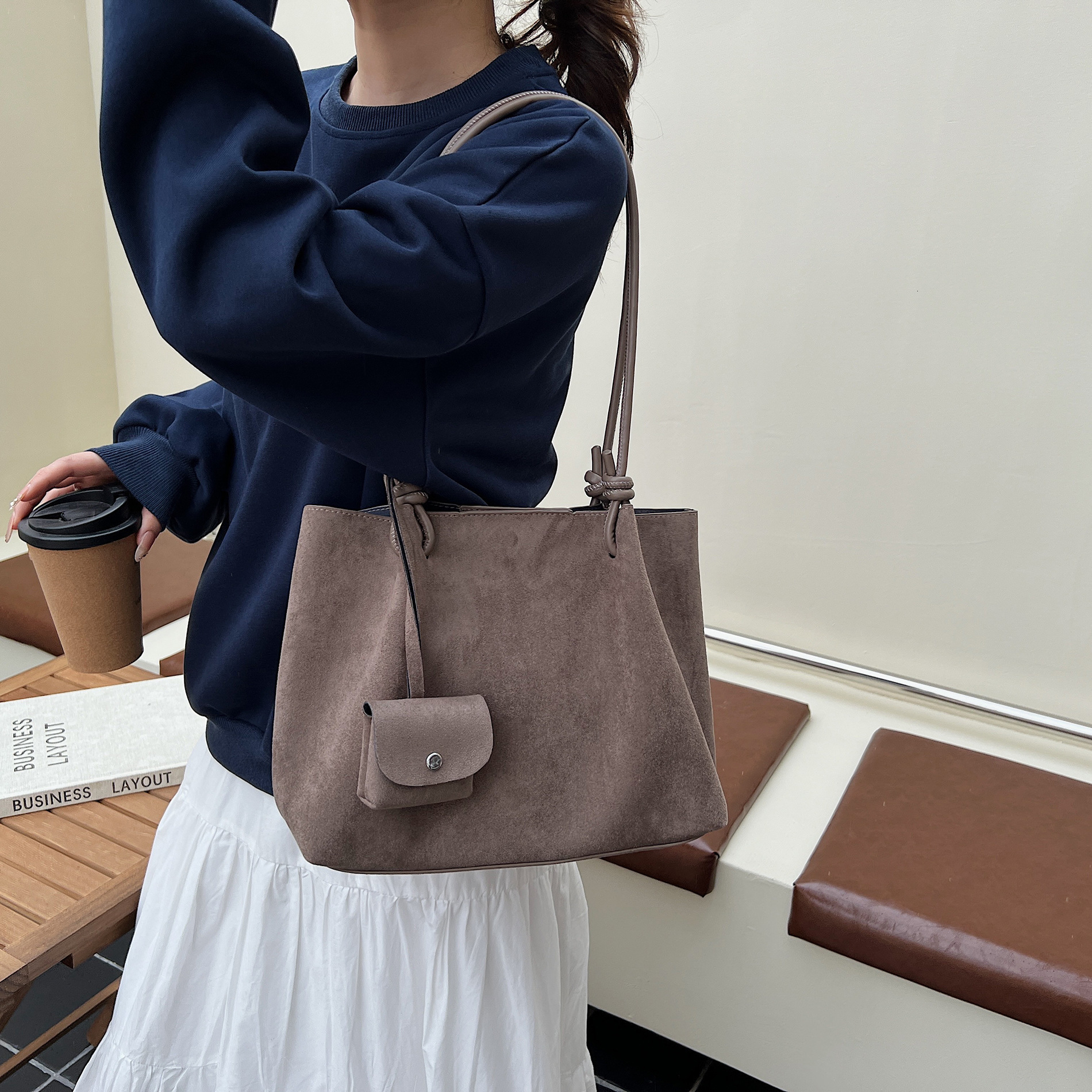 2025 women s Autumn New Vintage Large Capacity Matte Texture Underarm Bag Autumn bag New Commuter Mother and Daughter Bag Handbag Autumn New Designer 