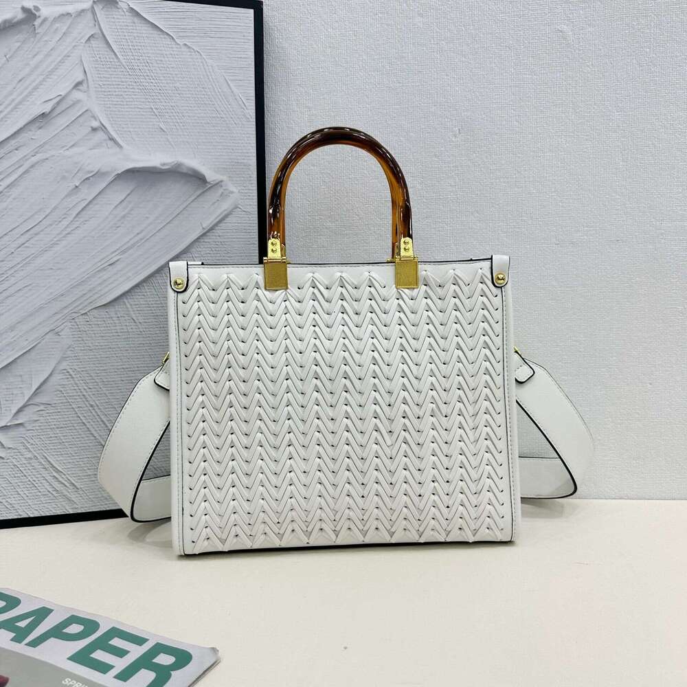 Woven Bamboo Handbag 2024 New French Light Luxury High-Quality Celebrity Same Style Large Capacity Shoulder Bag