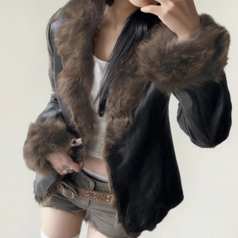 IAMTY Faux Fur Patchwork Pu Leather Jacket Luxurious Furry Collar Warm Down Coats Winter Chic V-neck Cardigan Thick Outerwear 250811