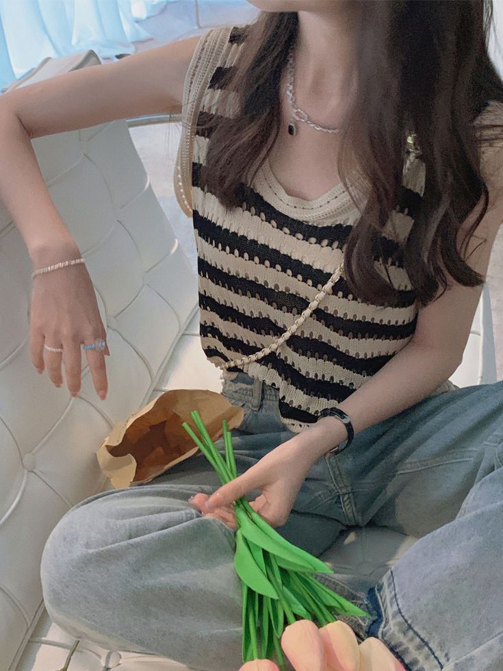 Vintage Black And White Striped Hollow Knit Vest For Women Summer New Loose Slimming Outerwear Hot Girl Sleeveless Top