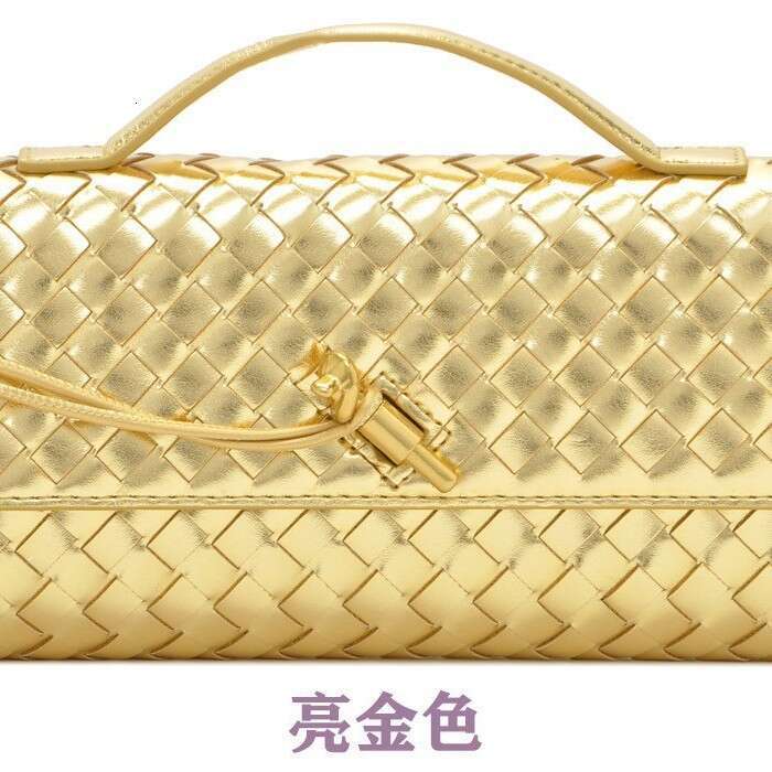 2025 New Niche Woven Single Shoulder Baguette Fashion Horizontal Clutch Organ Lady Crossbody Long Bag