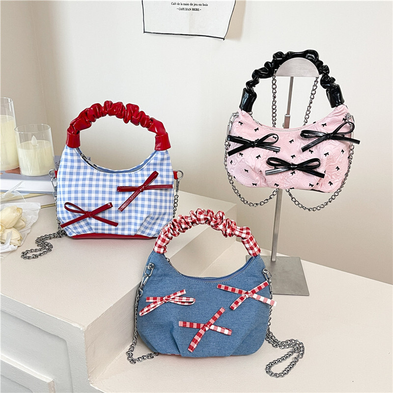 2025 Autumn New Niche Design Bow Pleated Handbag Fashionable Women's Shoulder Bag Cloud Bag Women's Crossbody Bag Armpit Bag Autumn New Desi