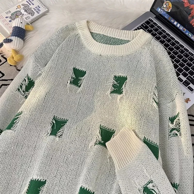 Ripped Crewneck Sweater For Men High Street Patchwork Knitted Jumpers Y2K Vintage Christmas Knitwear Pullovers 250805