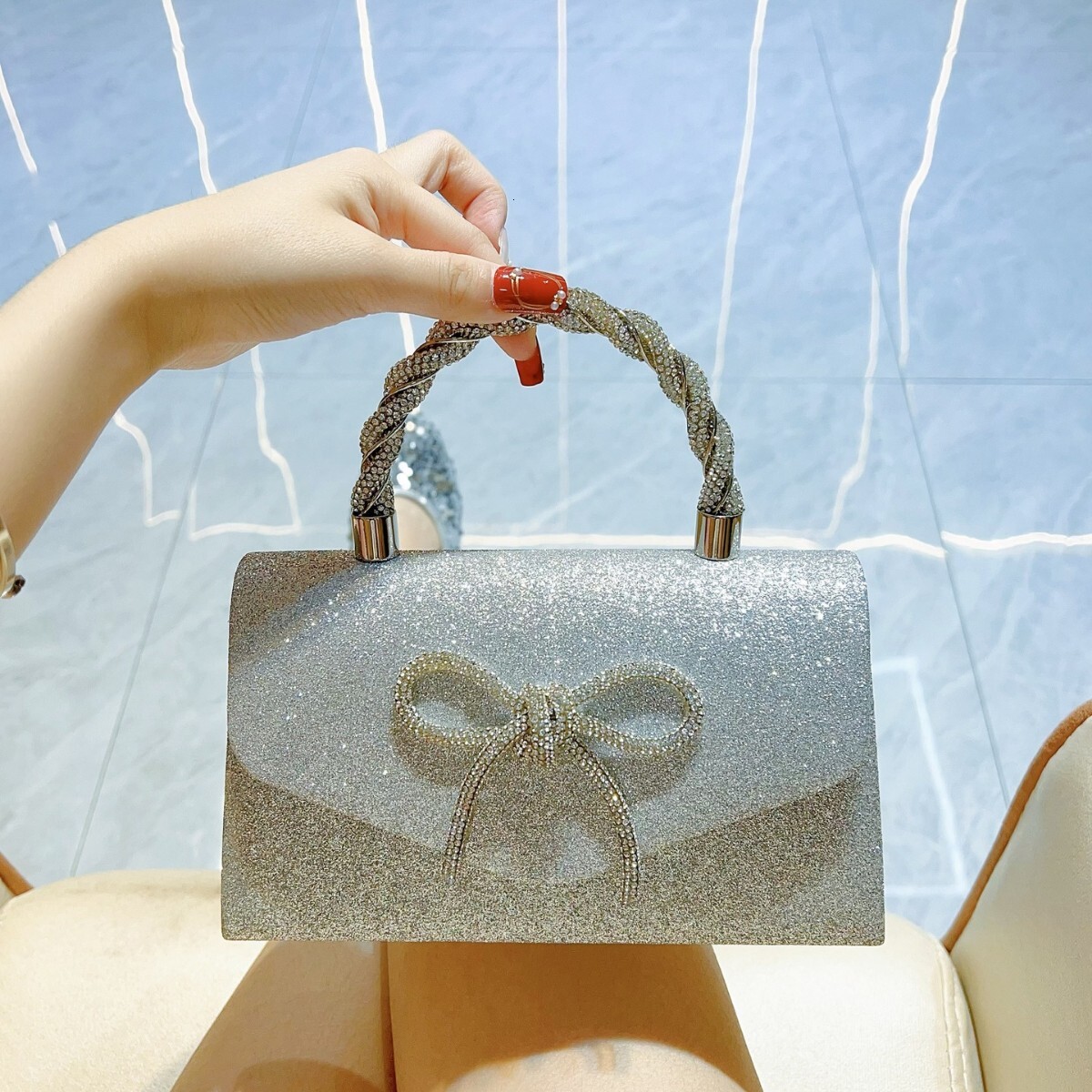 2025 New Banquet Bag Designer Fashion Diamond Inlaid Bow Chain Bag