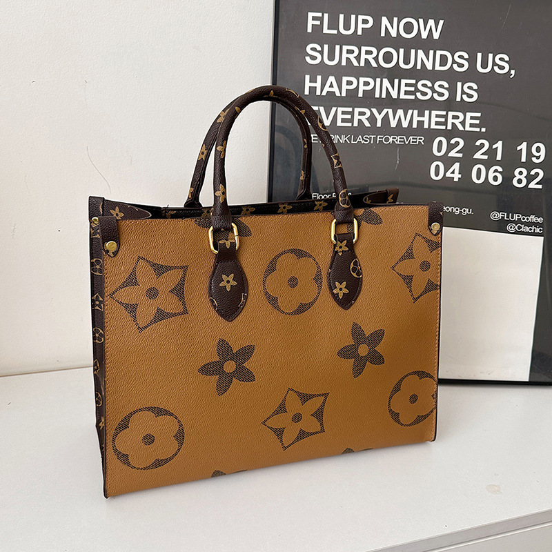 Designer Tote Bag 2025 New style fashionable retro printed simple large-capacity handbag women, trendy commuting bag for ladies Free Shipping
