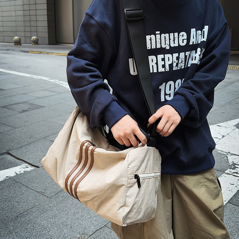 Men's Crossbody Capacity Waterproof Sports Gym Lightweight Short Travel Business Trip Large Shoulder Bag Trendy Brand