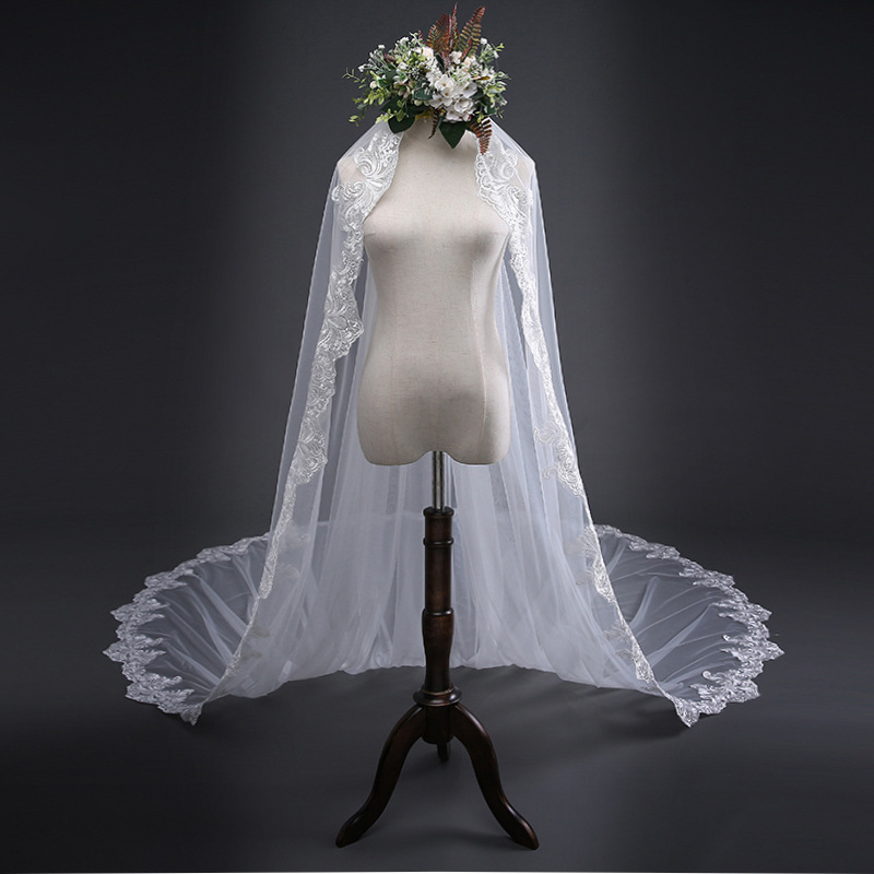 Simple One Layer Bridal Veils Lace Appliques Edge Veils Long Cathedral Length Wedding Veils Marriage Accessories
