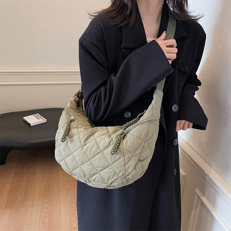 Quilted Dumpling Autumn Winter Versatile Casual Large Capacity Cloth Lightweight Commuter Shoulder Crossbody Bag for Women