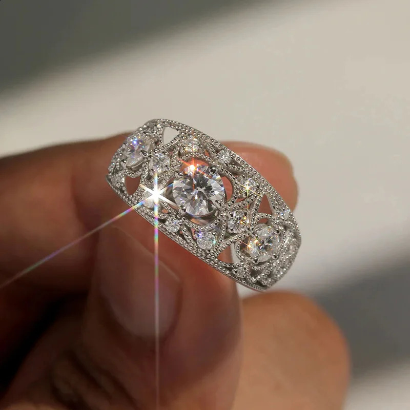 Vintage Female Ring 925 Sterling Silver Sparkling Crystal Rings for Women Full with Zircon Hollow Out ed Wedding Jewelry 250807