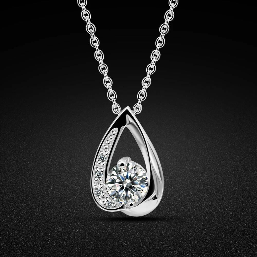 Simple Choker Necklaces for Women Fashion Small Love Heart Pendant Necklace Chain Jewelry Gift Wedding Banquet