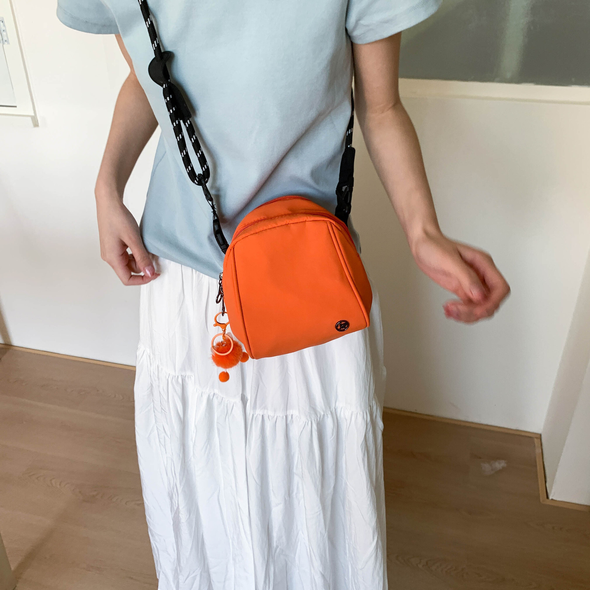 Mini Lightweight New Niche Design Trendy Large Capacity Tote Crossbody Versatile Shell Small Bag ddmymoon