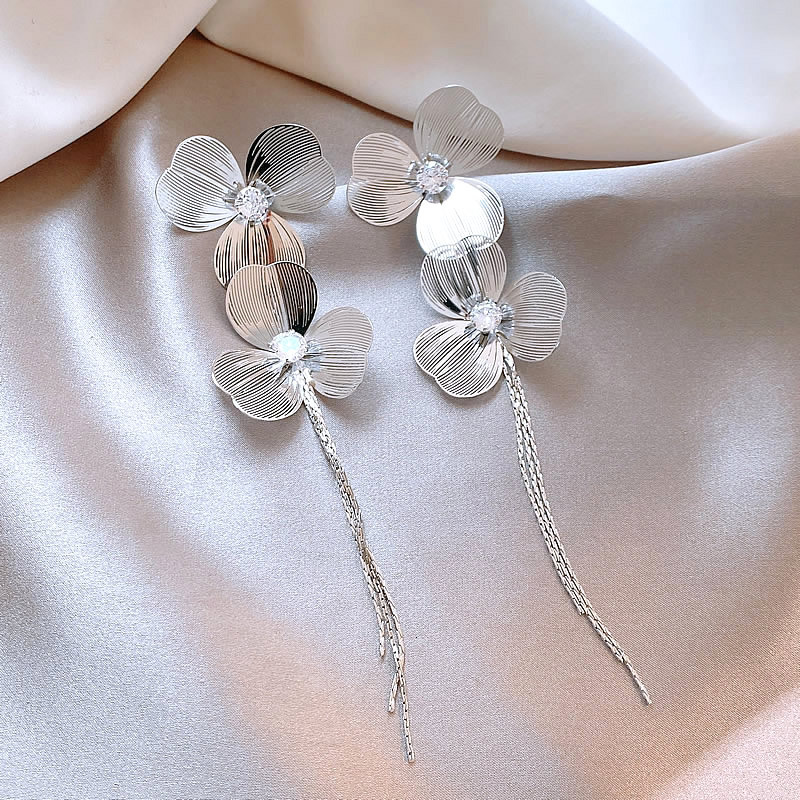 Sier Needle Zircon Hollow Flower Petal Tassel Fashion Versatile Studs Light High-end Feel Earrings