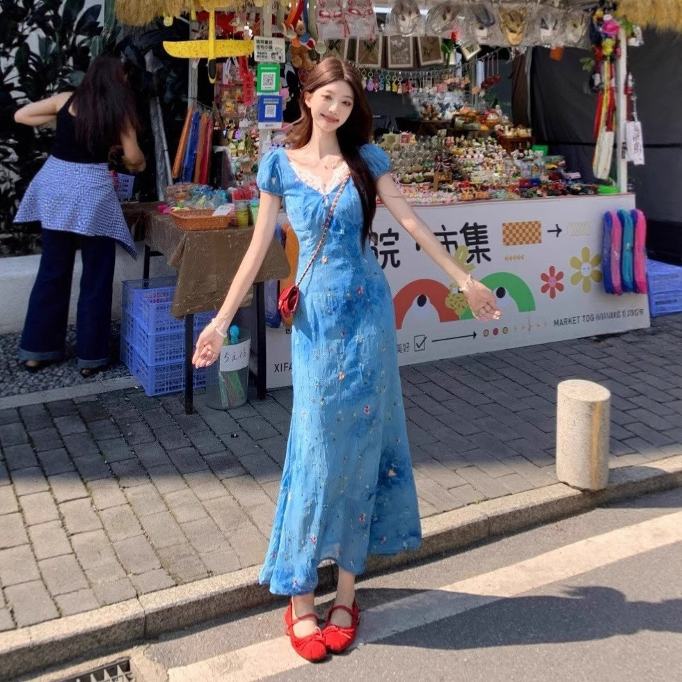 2025 Summer New Women's French Style Flower V-neck Short trend Sleeve Dress Resort Style Tightening Waist Stunning A-line Long Dress New Designer