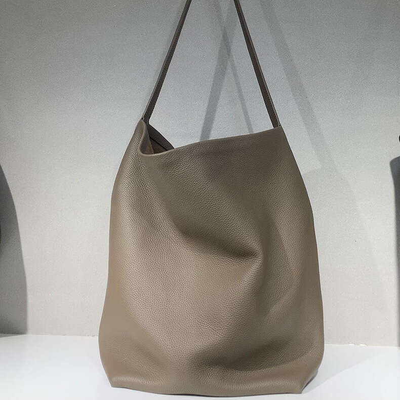 Genuine Leather Single Shoulder Ins Style Urban Simple Large Capacity Crossbody for Women Bucket Bag 2025 Autumn New Model