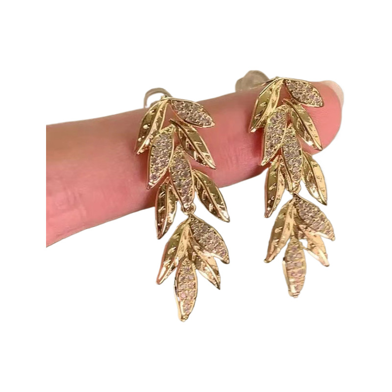 Free Shipping Designer Luxury Jewelry French Retro Gold Inlaid Diamond Leaf Women's Earrings New Exquisite Fashion Accessories