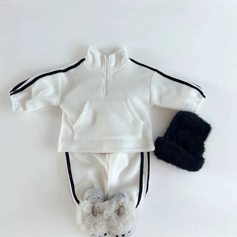 Boys Fleece Sets Girls Winter Warm Suit Childrens Thickened Sports Outfits New Autumn Long-Sleeved Sweater Two-Piece Trousers Z250811