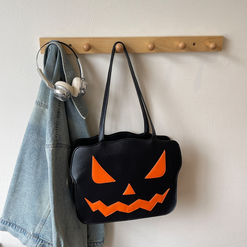 2025 New Halloween Pumpkin Single Shoulder for Women Fashionable Quirky Small Crossbody Bag ddmymoon