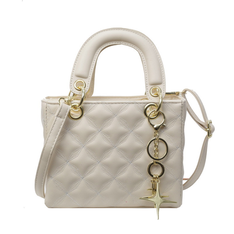 Niche Design Handbag Princess Diana Style Women 2025 New High-end Fashion Quilted Shoulder Bag Versatile Crossbody Bag