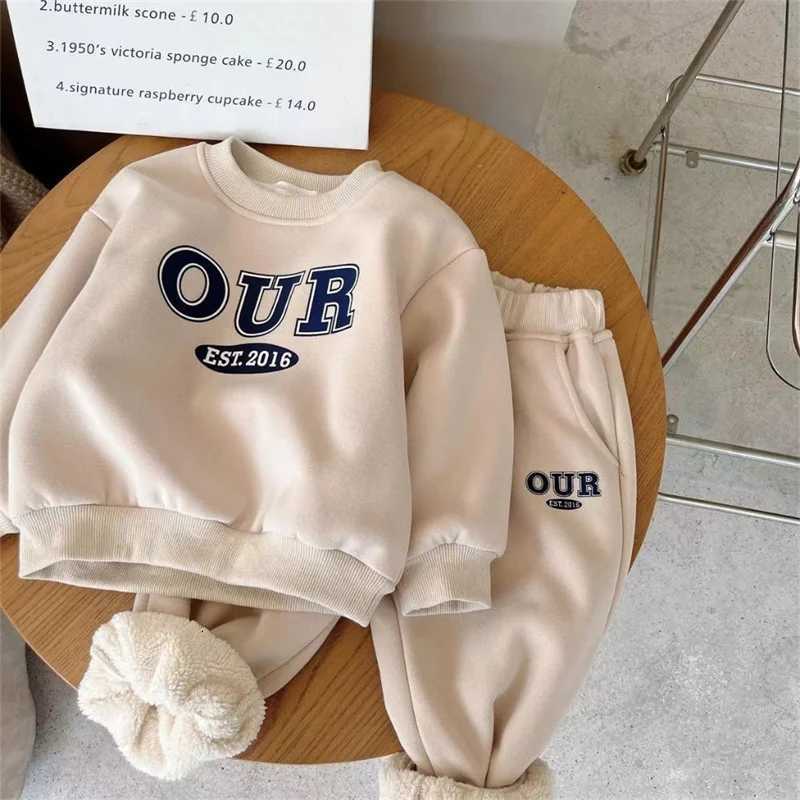 Boys Fleece Thickened Sets Winter Warm Suit Baby Girls Sweatshirts+Sweatpants 2 Pieces Kids Autumn New Outfits Children Clothes Z250811