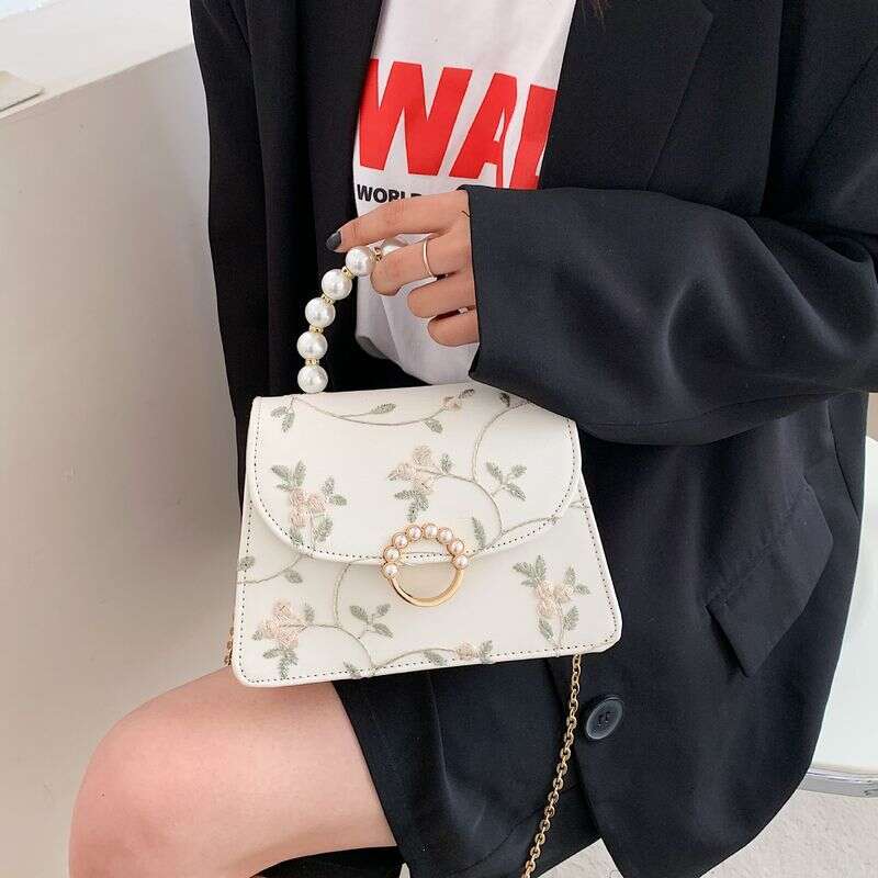 Lace Embroidered For Women 2025 New Chain Shoulder Pearl Crossbody Chinese Style Handbag Small Square Bag