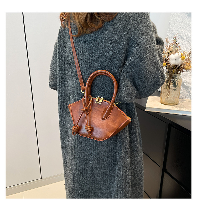 2025 Free Shipping New Women's Designer Retro Color Series Design Single Shoulder Crossbody Bag Outdoor Vacation Bag Wallet Armpit Bag Mouth Red 