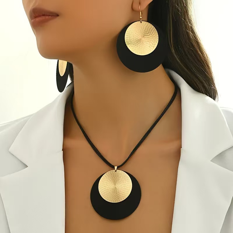 New pendant necklace, high-end fashion, perfect Valentine's Day gift for women