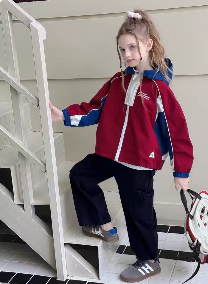 Girls' jacket color blocked jacket hooded jacket outdoor sports style jacket with short silhouette as the core design highlight