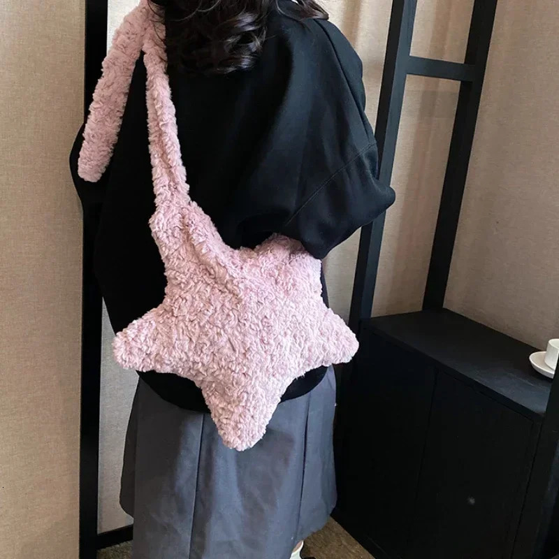 Cute Star Ladies Soft Plush Shoulder Bags Large Capacity Female Furry Pentagram Messenger Bag Winter Fluffy Womens Handbags 250811