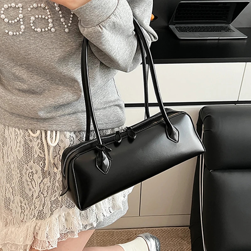Temperament Versatile Underarm Bag for Women French Light Retro One Shoulder Bags Texture PU Red Handbag 250809