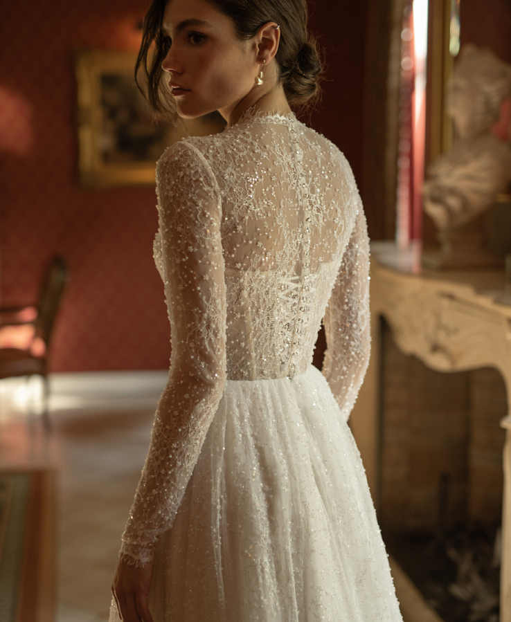 Elegant A Line Bride Gowns Beaded Sequins O Neck Long Sleeve Wedding Dress Sparkly Lace Floor Length Bridal Dresses Customized