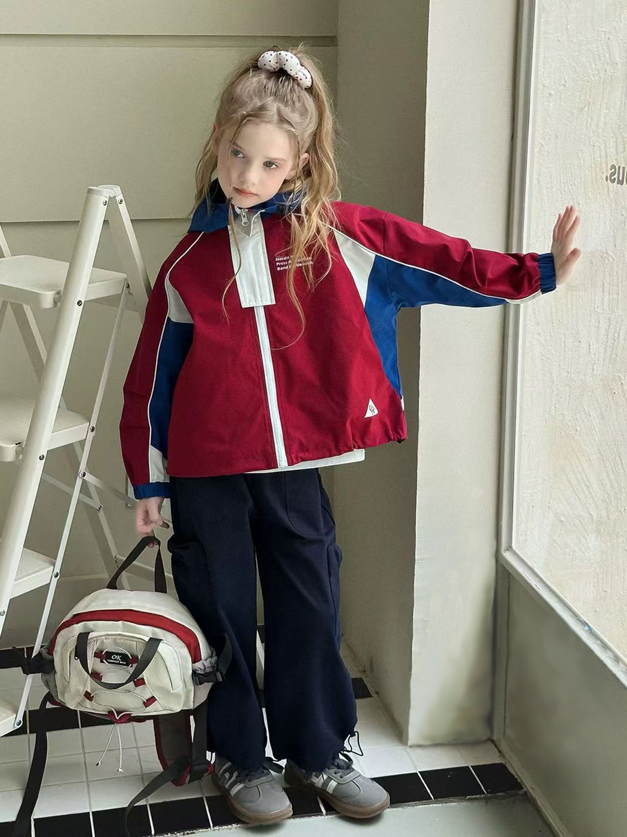 Girls' jacket color blocked jacket hooded jacket outdoor sports style jacket with short silhouette as the core design highlight