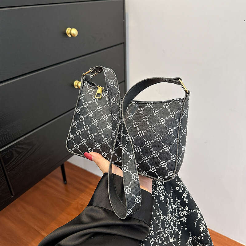 Hot Selling New Fashion Trendy Casual Printed Simple Chain Women's Shoulder Underarm Bag Designer Bags