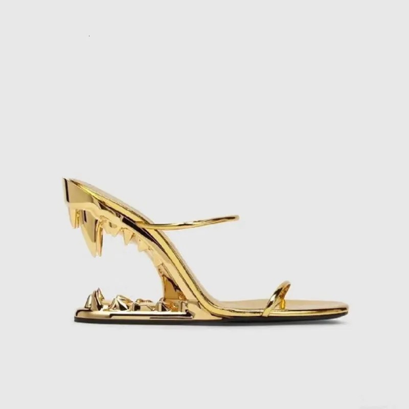 Chic High-Heel Runway Inspired Slip-Ons: Trendy Footwear with Unique Toe Detailing for Ladies