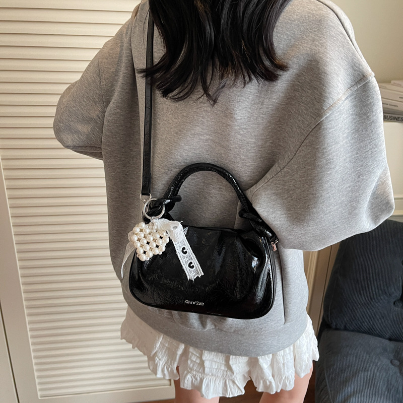 High-end Single Shoulder for Women 2025 New Fashion Casual Versatile Pearl Summer Stylish Small Crossbody Bag ddmymoon