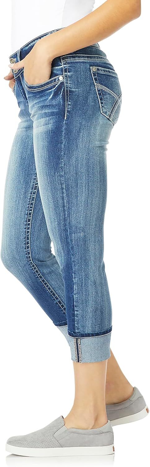 Women's Size Luscious Curvy 23.5'' Crop Mid-Rise Insta Stretch Juniors (Standard and Plus)