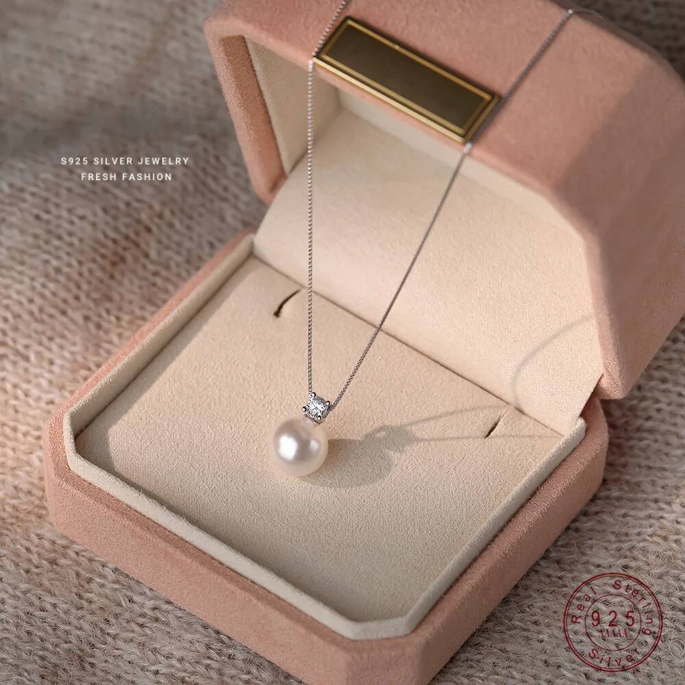 Classic Versatile High-quality Glass Pearl Pendant for Women Sterling Sier Zircon Necklace Gift